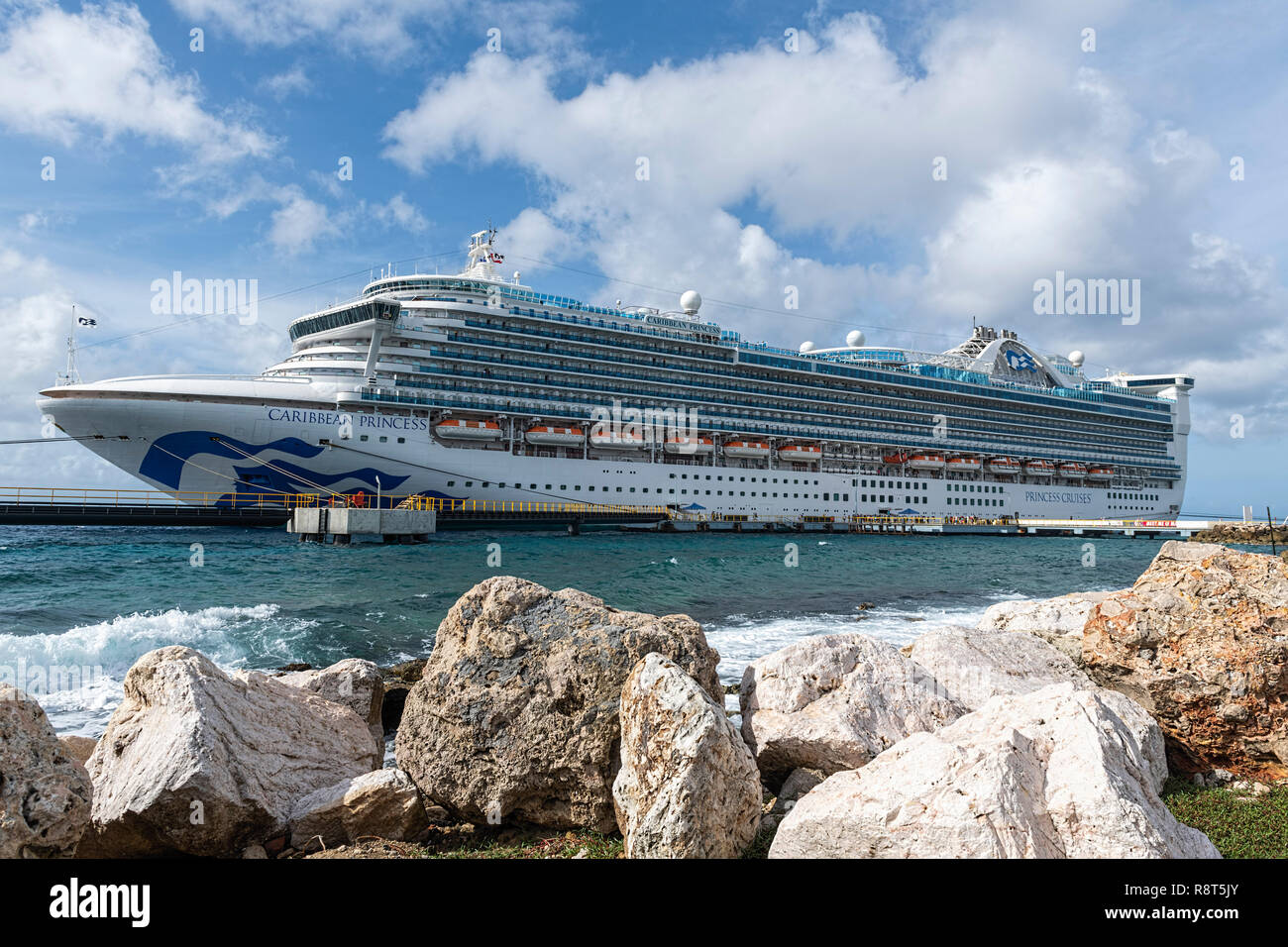 Mega Ship High Resolution Stock Photography And Images Alamy