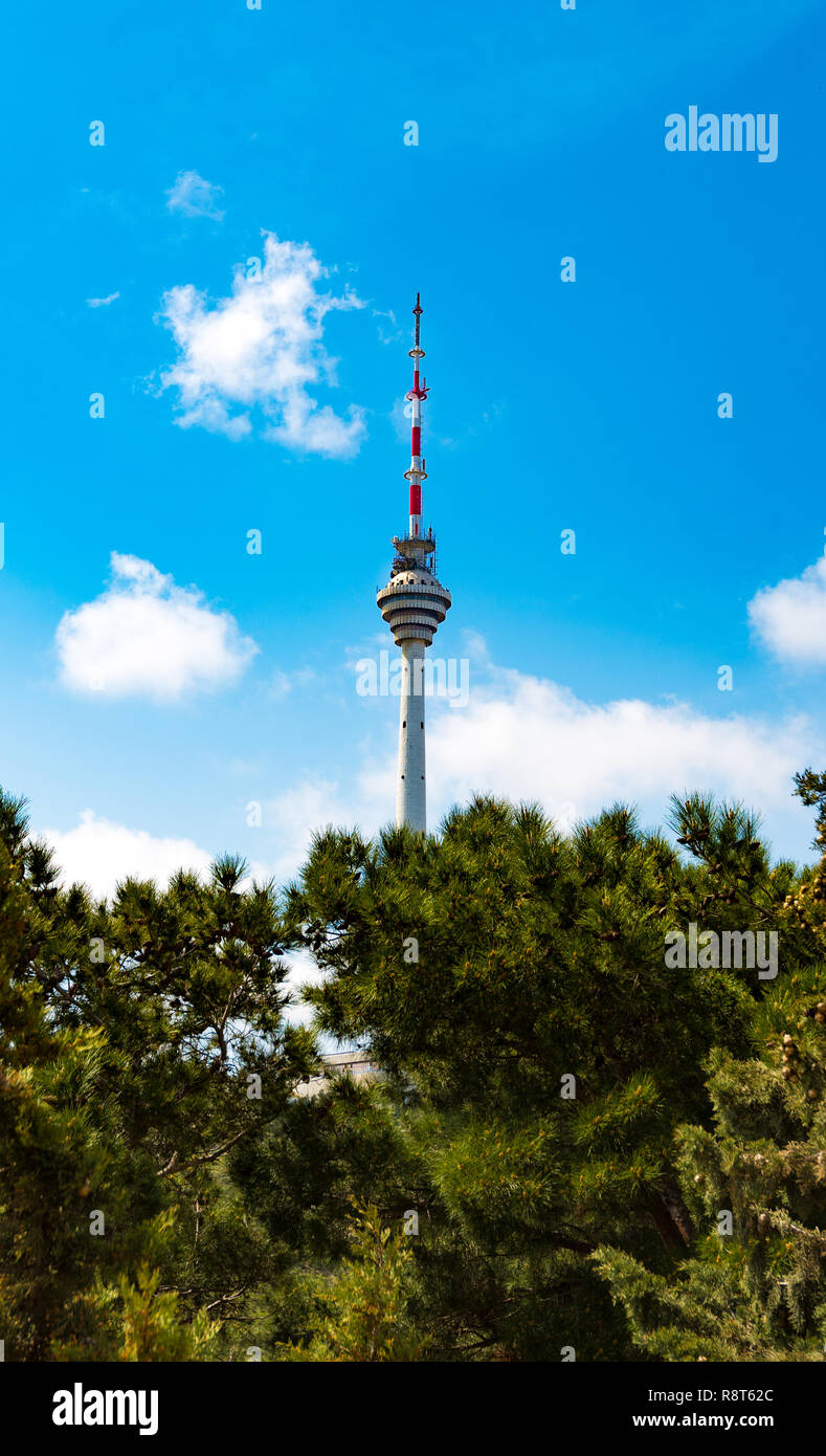 Tv signal tower hi-res stock photography and images - Alamy