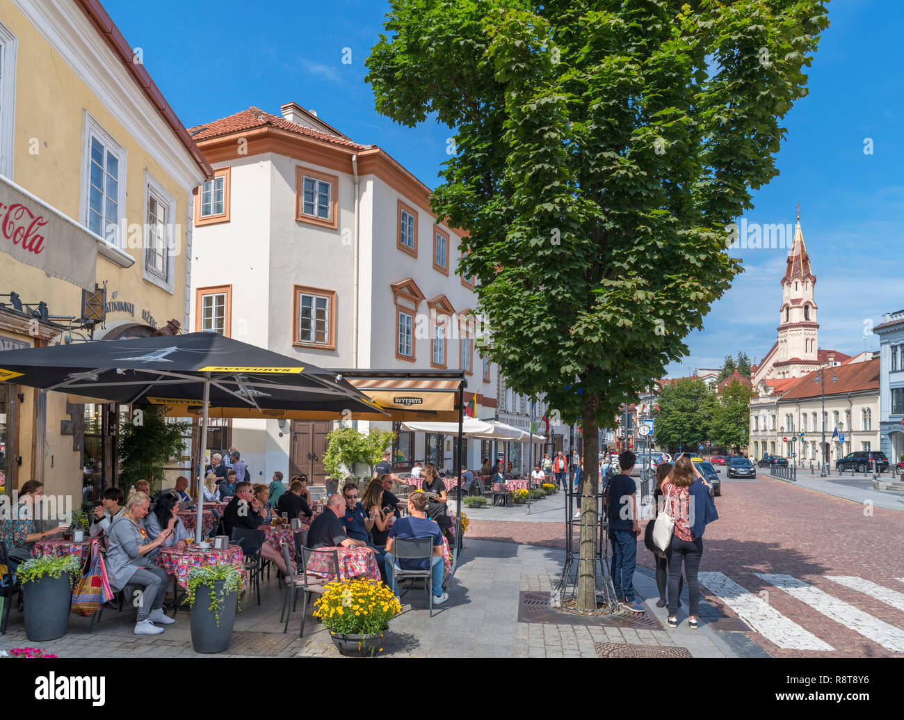 Cafe / Bar on Town Hall Square (Rotušės aikštė) in the Old Town, Vilnius, Lithuania Stock Photo