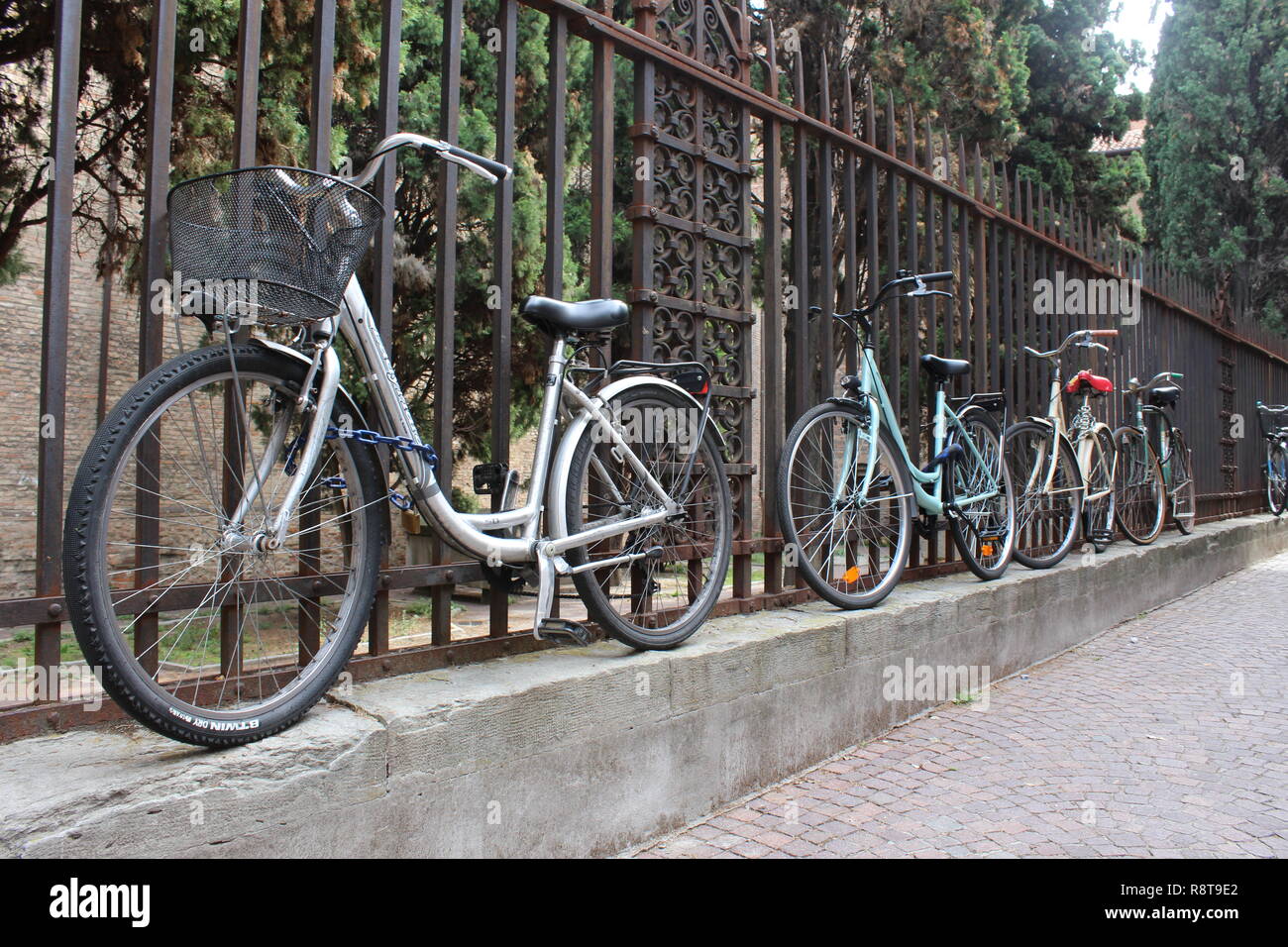 Bicycles in italy hi res stock photography and images Alamy