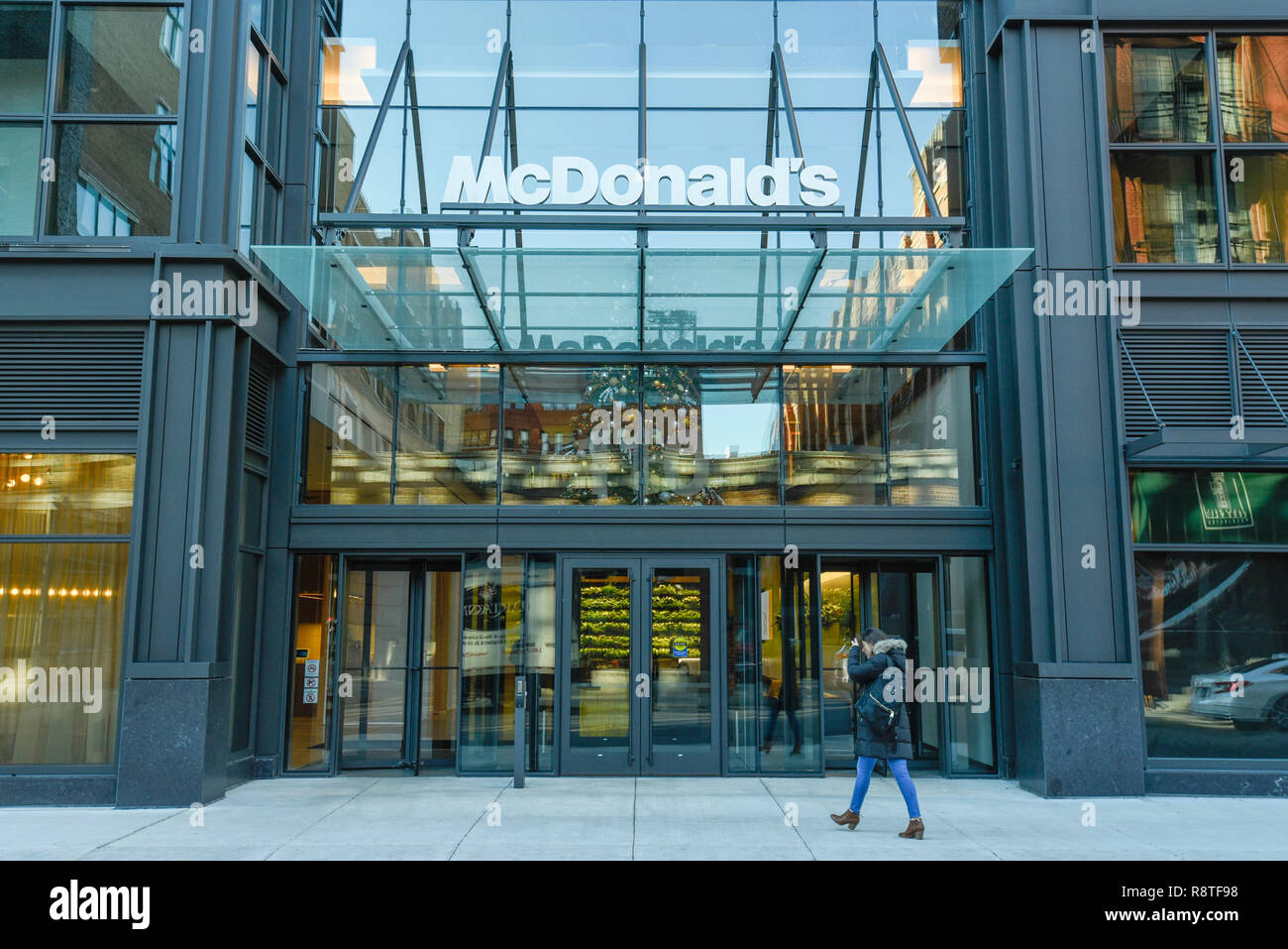 Chicago, USA. 17 December 2018. A general view of the entrance to