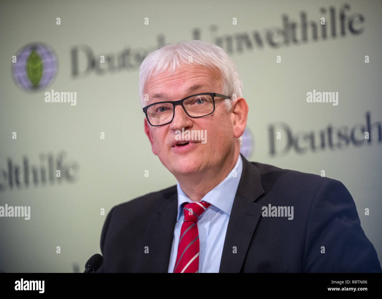 Berlin, Germany. 18th Dec, 2018. Jürgen Resch, Managing Director of Deutsche Umwelthilfe, speaks at the annual balance sheet of the non-governmental organization. In its report, Umwelthilfe criticises the Federal Government for the declining importance of environmental policy. Credit: Michael Kappeler/dpa/Alamy Live News Stock Photo