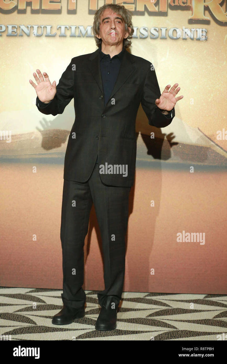 Foto: Stefano Colarieti  / LaPresse 18.12.2018, Roma, Hotel Eden, photocall per il film: "Moschettieri Del Re" SPETTACOLO  nella foto: Sergio Rubini  Photo: Stefano Colarieti /LaPresse December 18 th 2018 Romeme, Hotel Eden, photocall for the film: "Moschettieri Del Re" in the pic:  Sergio Rubini Stock Photo