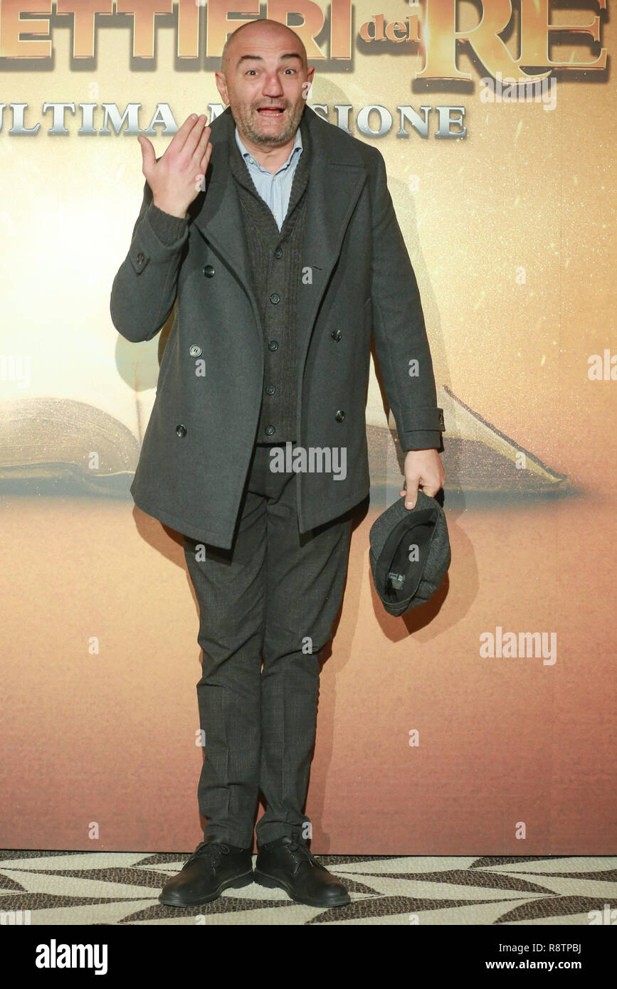 Foto: Stefano Colarieti  / LaPresse 18.12.2018, Roma, Hotel Eden, photocall per il film: "Moschettieri Del Re" SPETTACOLO  nella foto: Lele Vannoli  Photo: Stefano Colarieti /LaPresse December 18 th 2018 Romeme, Hotel Eden, photocall for the film: "Moschettieri Del Re" in the pic: Lele Vannoli Stock Photo