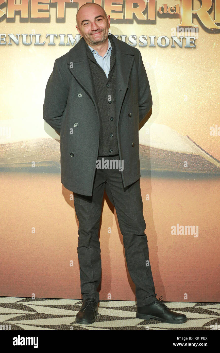 Foto: Stefano Colarieti  / LaPresse 18.12.2018, Roma, Hotel Eden, photocall per il film: "Moschettieri Del Re" SPETTACOLO  nella foto: Lele Vannoli  Photo: Stefano Colarieti /LaPresse December 18 th 2018 Romeme, Hotel Eden, photocall for the film: "Moschettieri Del Re" in the pic: Lele Vannoli Stock Photo