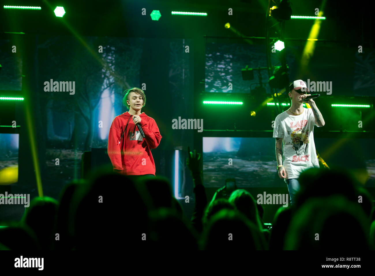 Oberhausen, Deutschland. 30th Nov, 2018. BARS & MELODY, band, music