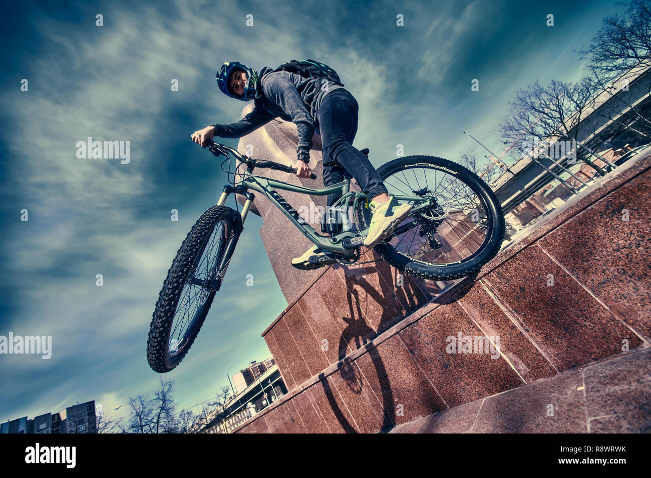 Urban mountain biking hi res stock photography and images Page 2