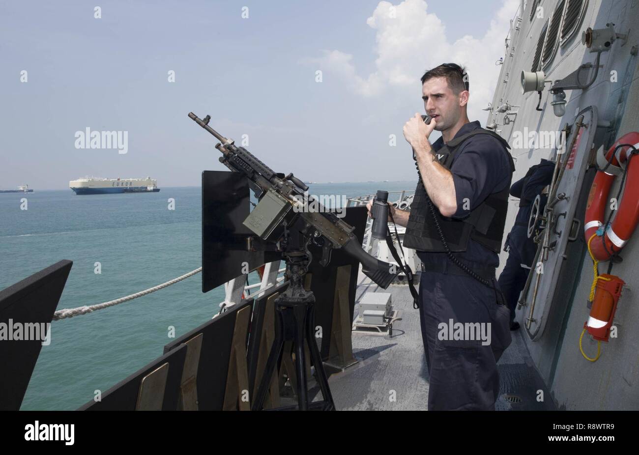 SOUTH CHINA SEA (March 17, 2017) Gunner's Mate 2nd Class Eric P ...