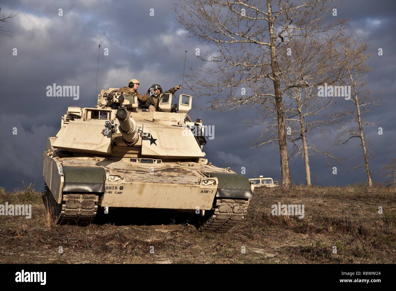 U.S. Marines and Soldiers attending the U.S. Army Armor Basic Officer ...