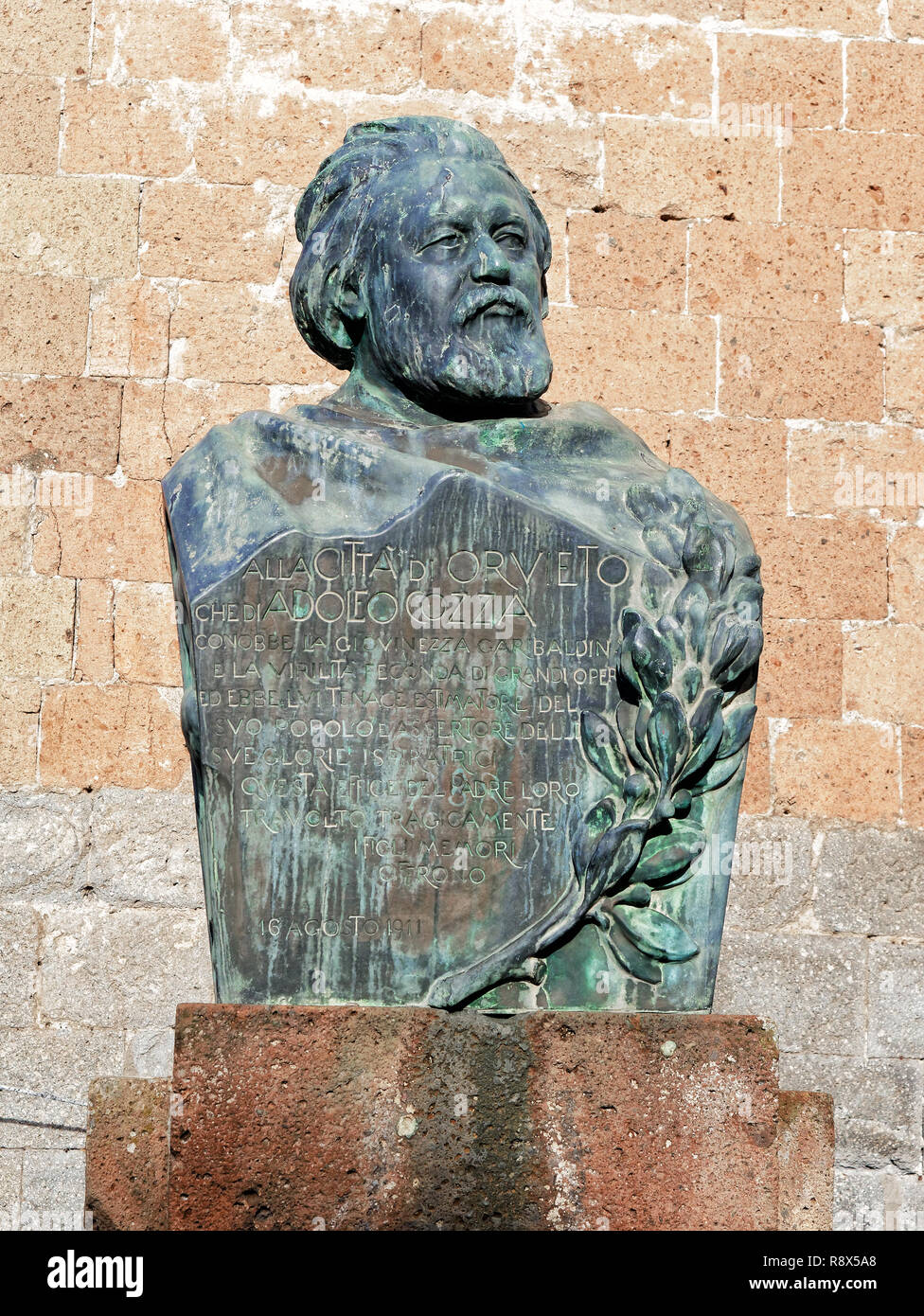 Adolfo Cozza Statue bust in Orvieto Italy Stock Photo