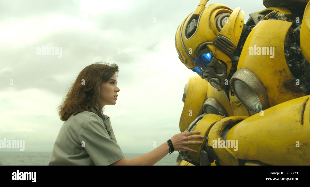 BUMBLEBEE, from left Hailee Steinfeld, Bumblebee (voice Dylan O'Brien
