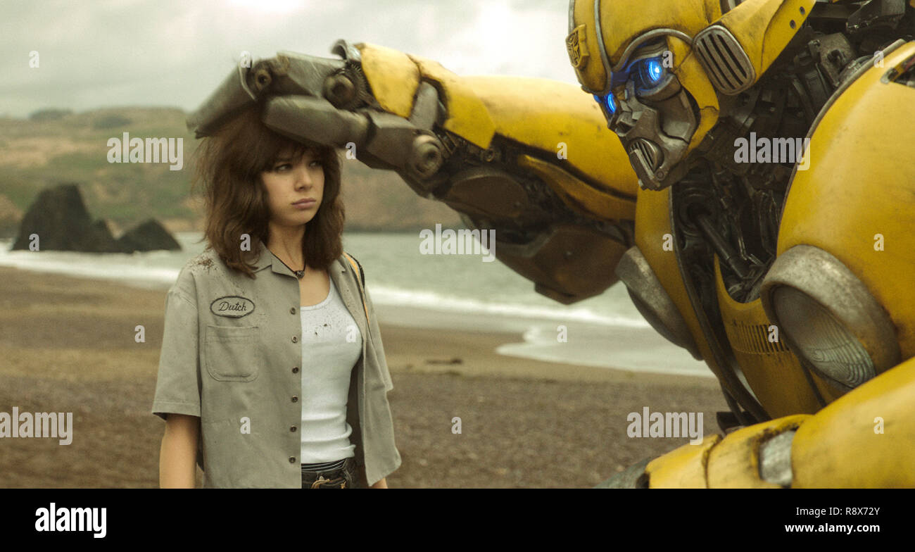 BUMBLEBEE, from left Hailee Steinfeld, Bumblebee (voice Dylan O'Brien