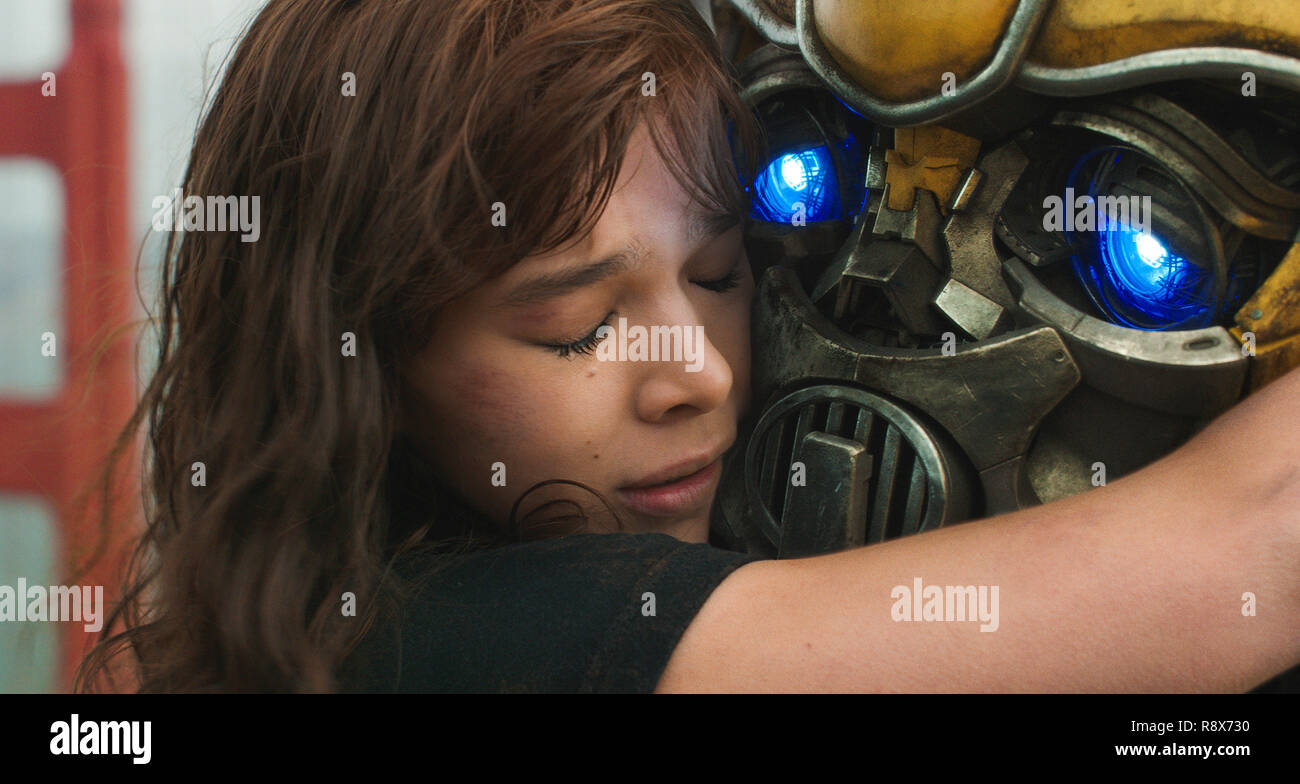 BUMBLEBEE, from left Hailee Steinfeld, Bumblebee (voice Dylan O'Brien