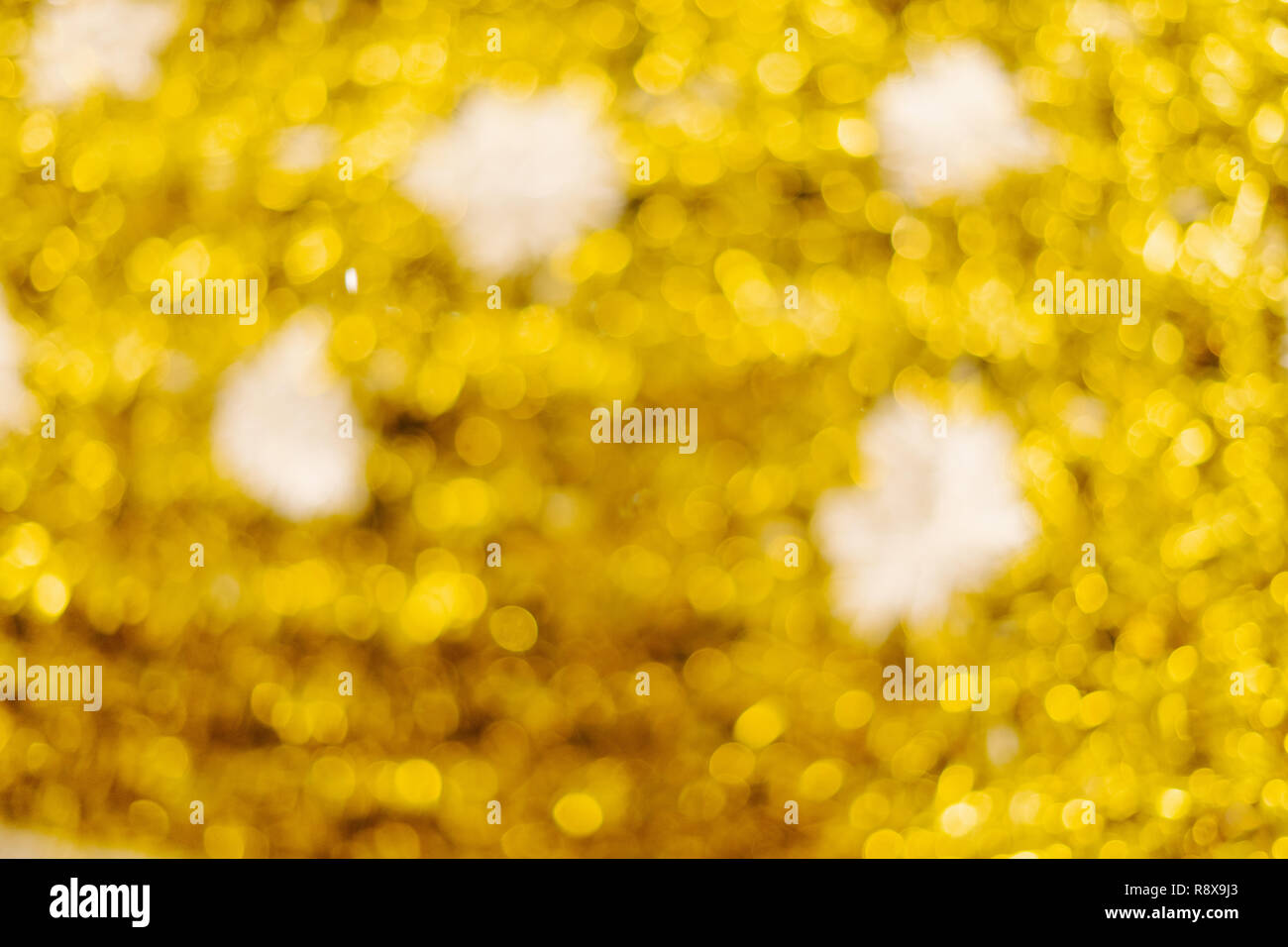 Golden bokeh background hi-res stock photography and images - Alamy