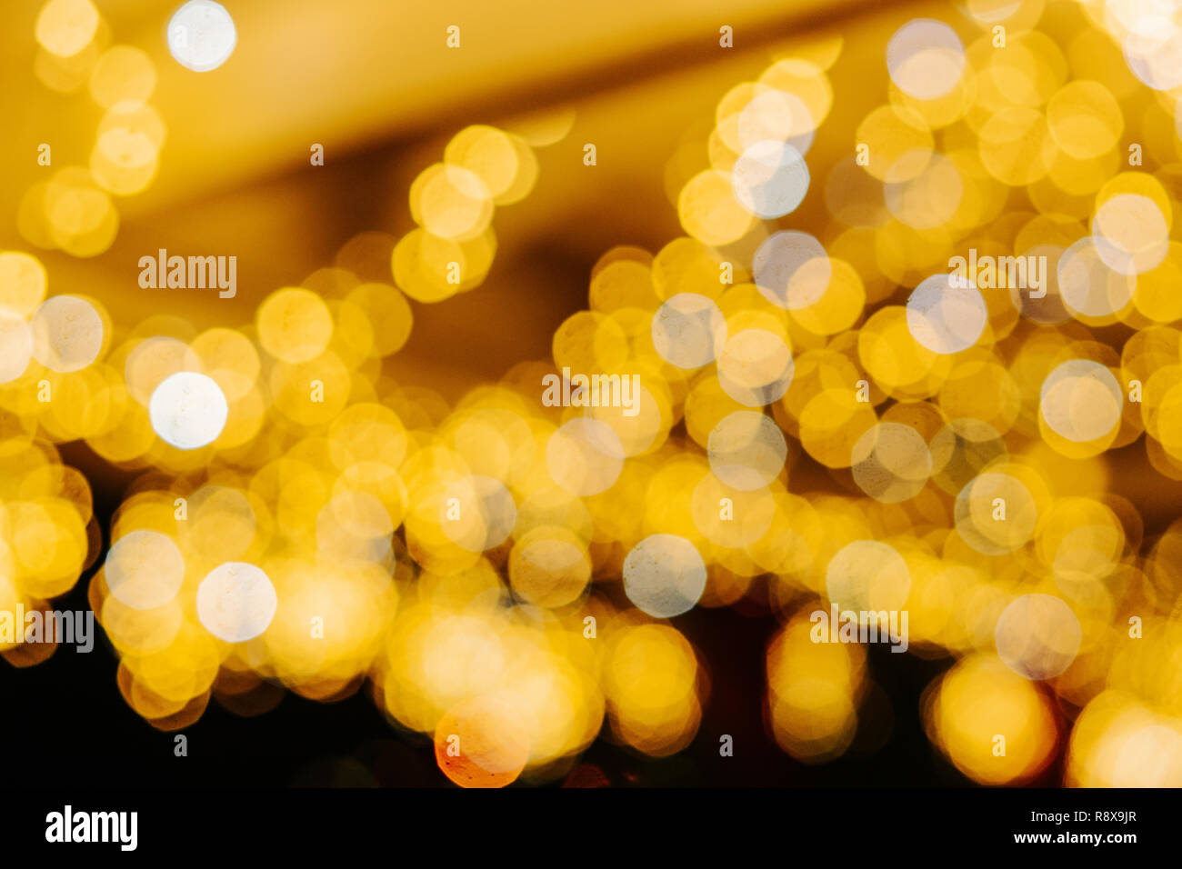 Golden bokeh background hi-res stock photography and images - Alamy