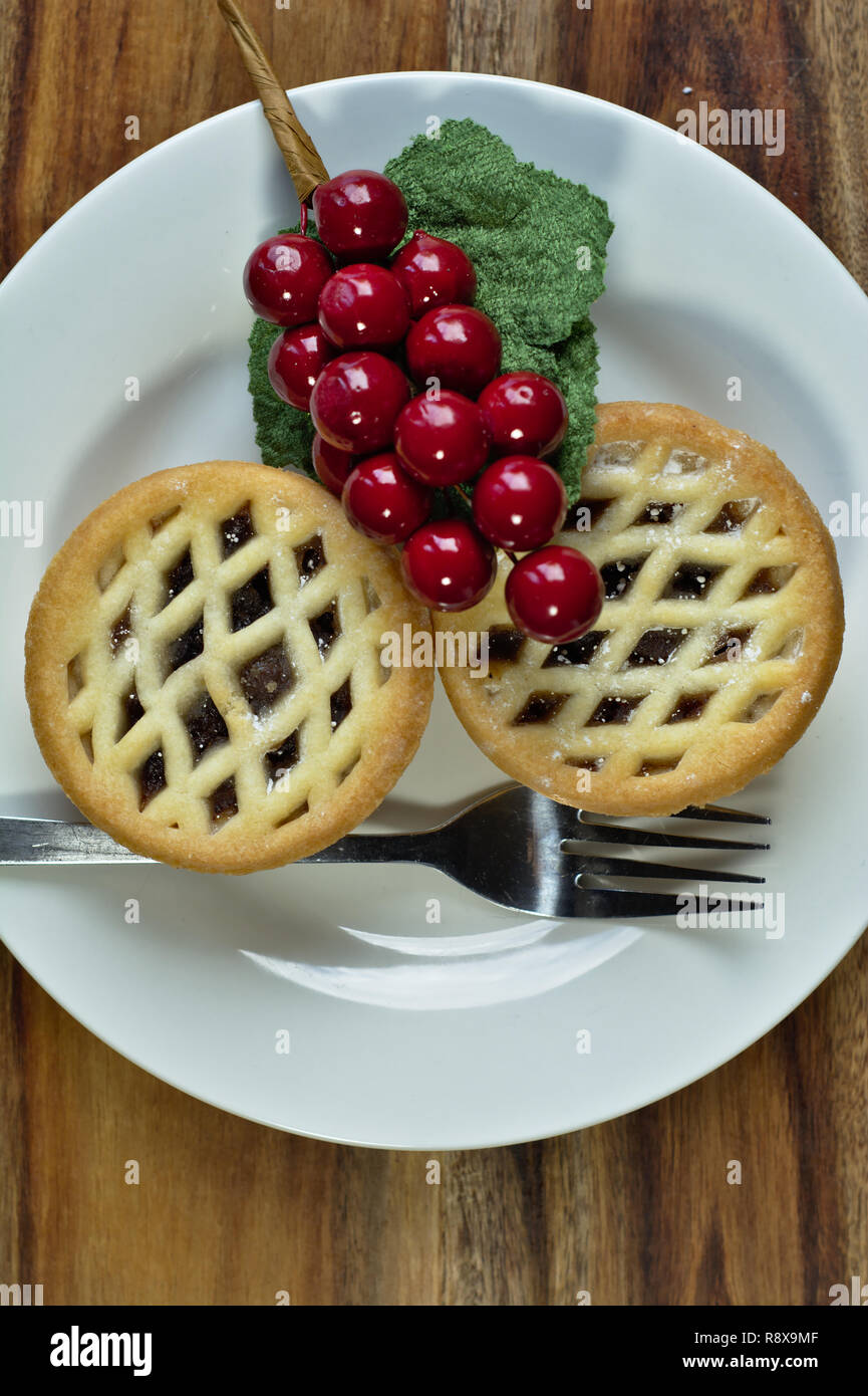 Fruit mince pies for the holidays Stock Photo - Alamy