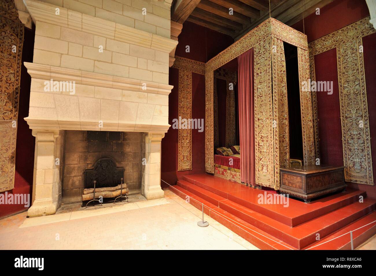 France, Loir et Cher, Valley of the Loire listed as World Heritage by UNESCO, Chambord, the Royal Castle, François 1st bedroom, reconstituted bed of François 1er Stock Photo