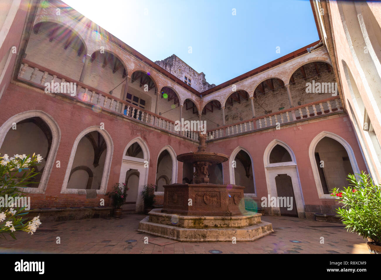 Renaissance Royal Palace in Visegrad, Hungary, inner courtyard with marble fountain (Herkules-kut), built in the 14-15th century Stock Photo