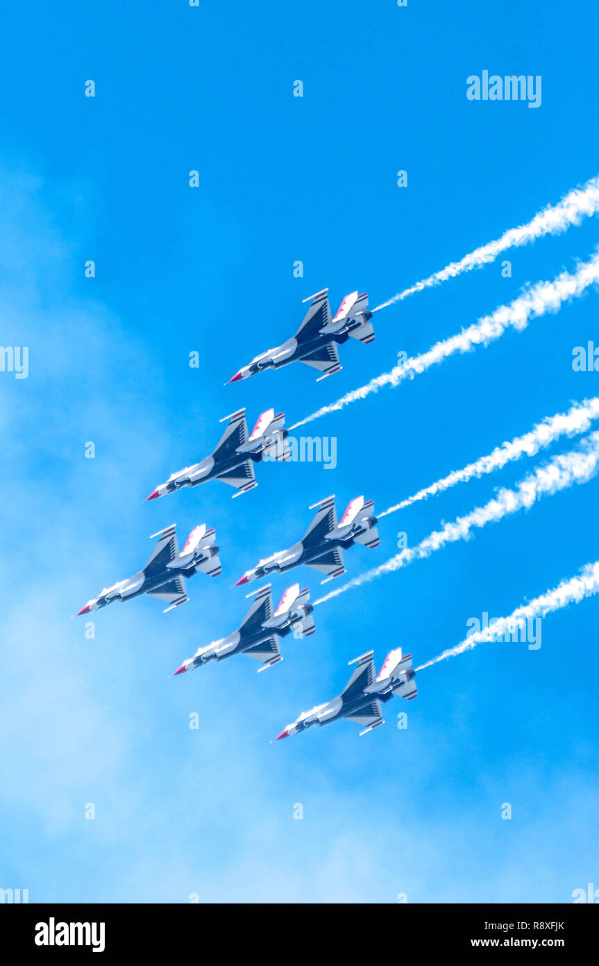 Fight formation hires stock photography and images Alamy