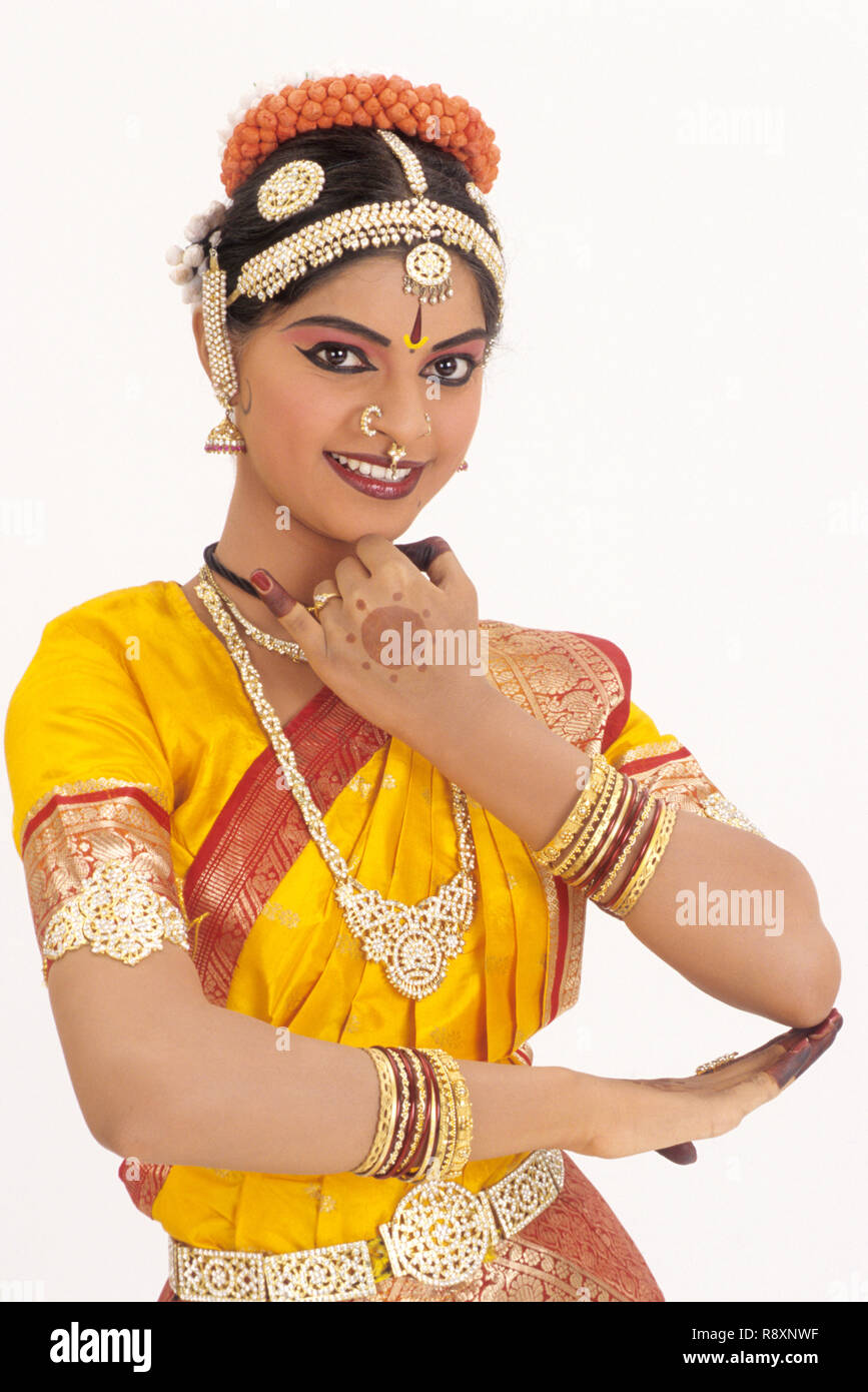 Kuchipudi dance, woman performing classical dance of india ...