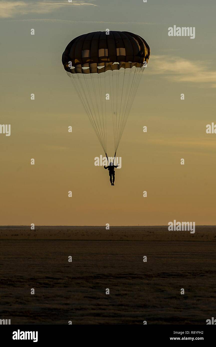 Parachute open ground hi-res stock photography and images - Alamy