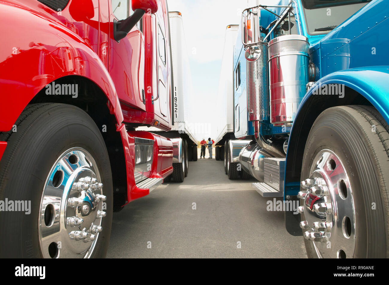 Class 8 trucks hi-res stock photography and images - Alamy