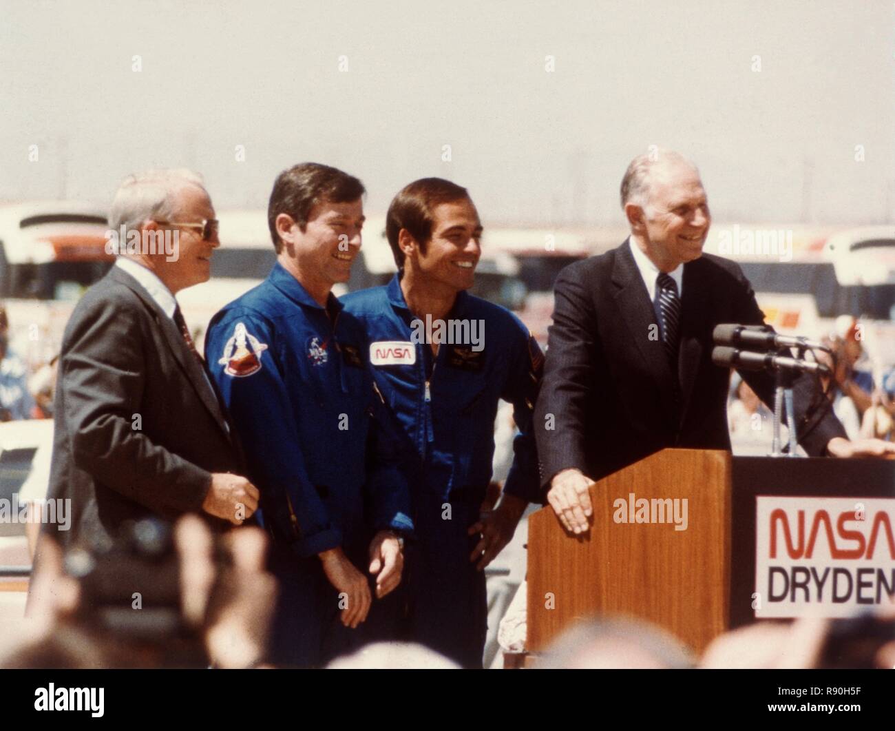 Robert laurel crippen hires stock photography and images Alamy