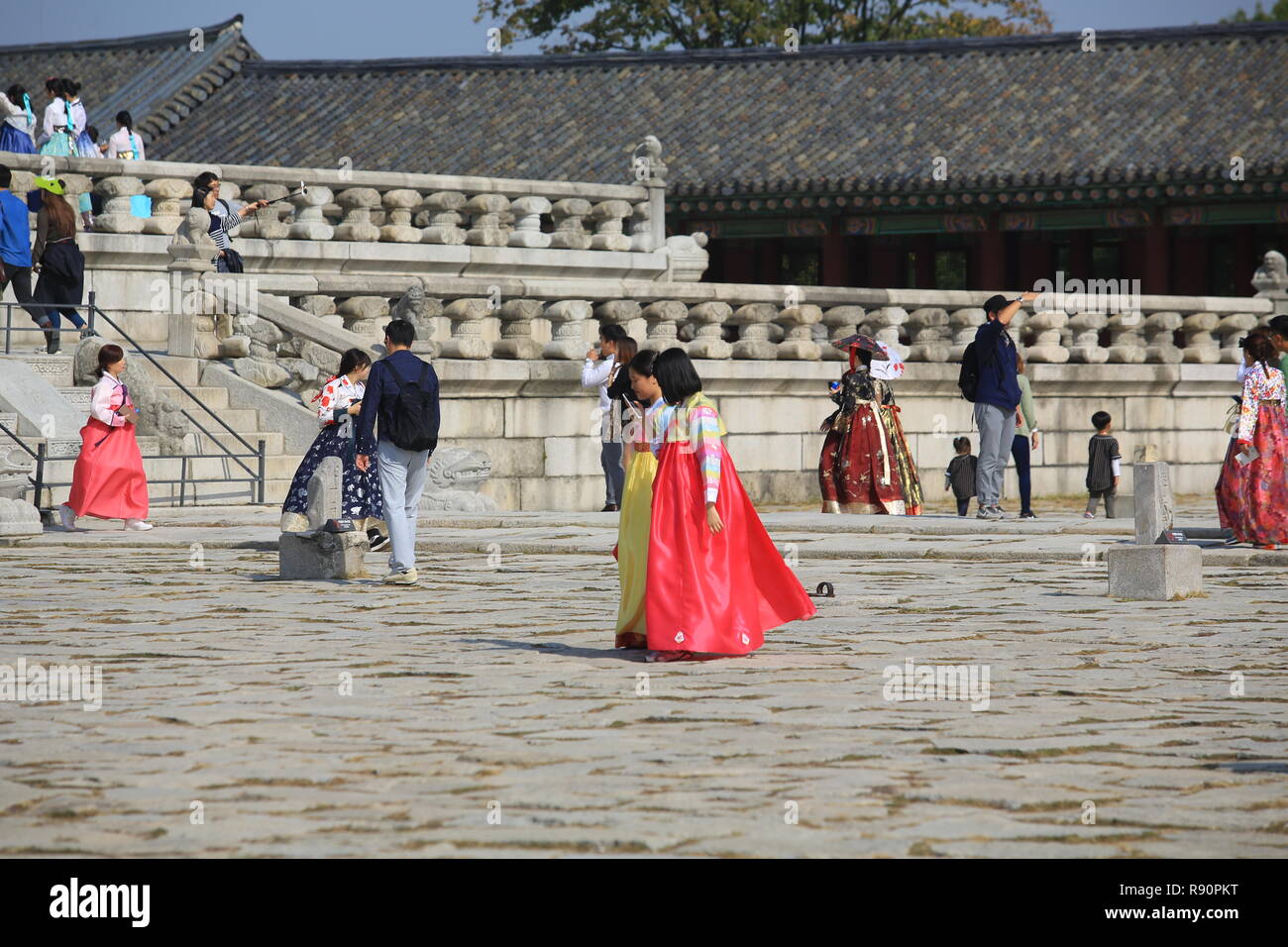 people visit the Gyeongbokgung Palace outlook in seoul Stock Photo - Alamy