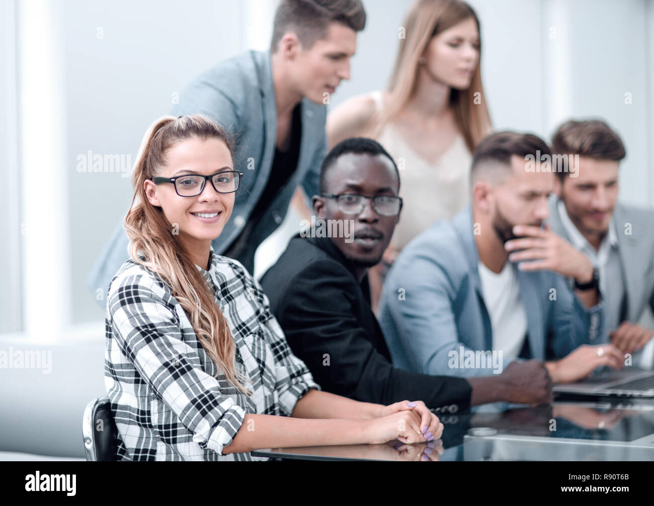 Successful business woman working at the office Stock Photo - Alamy