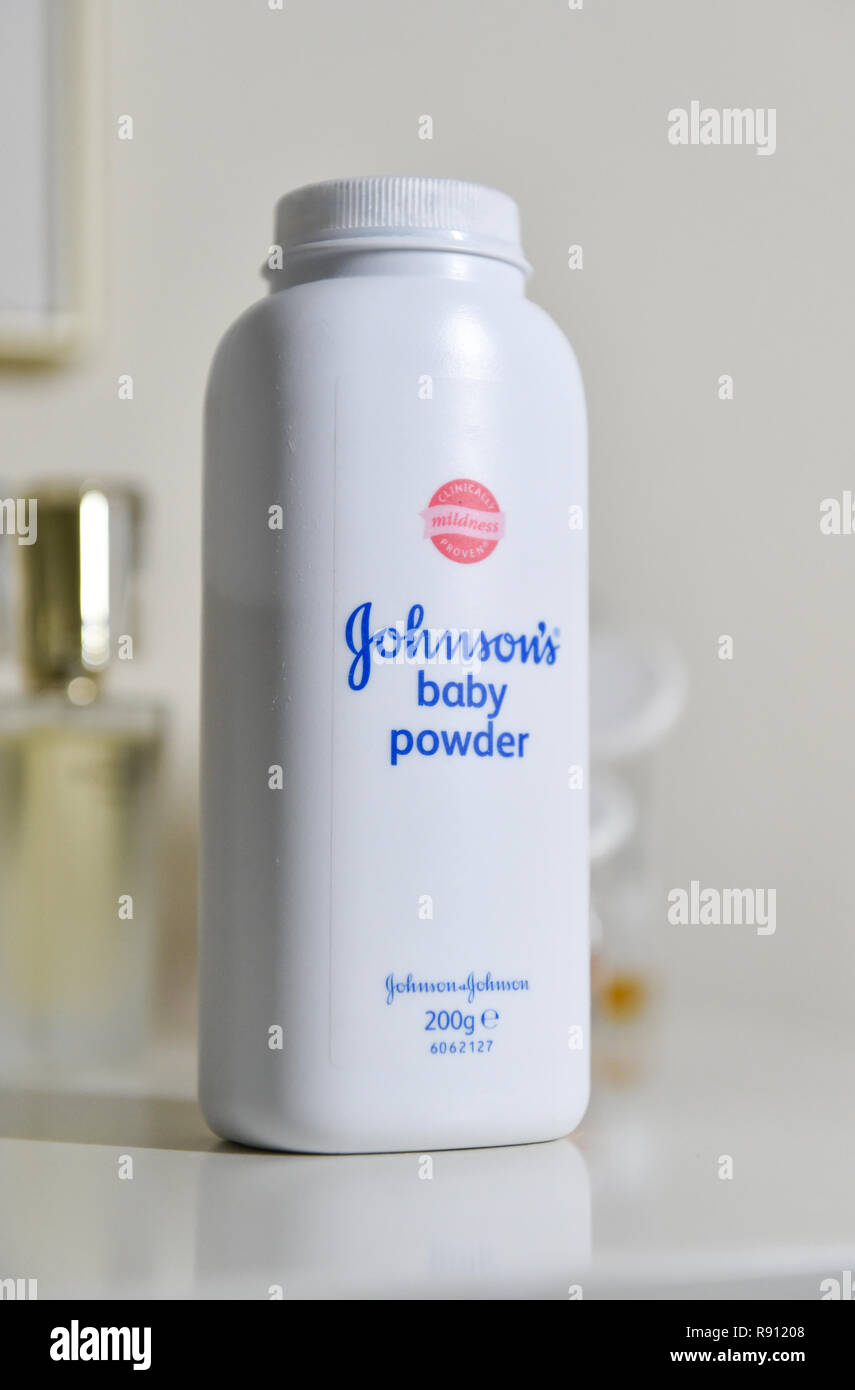 Johnson's baby powder health and beauty talc perfume product often used on  babies and children skin Stock Photo - Alamy