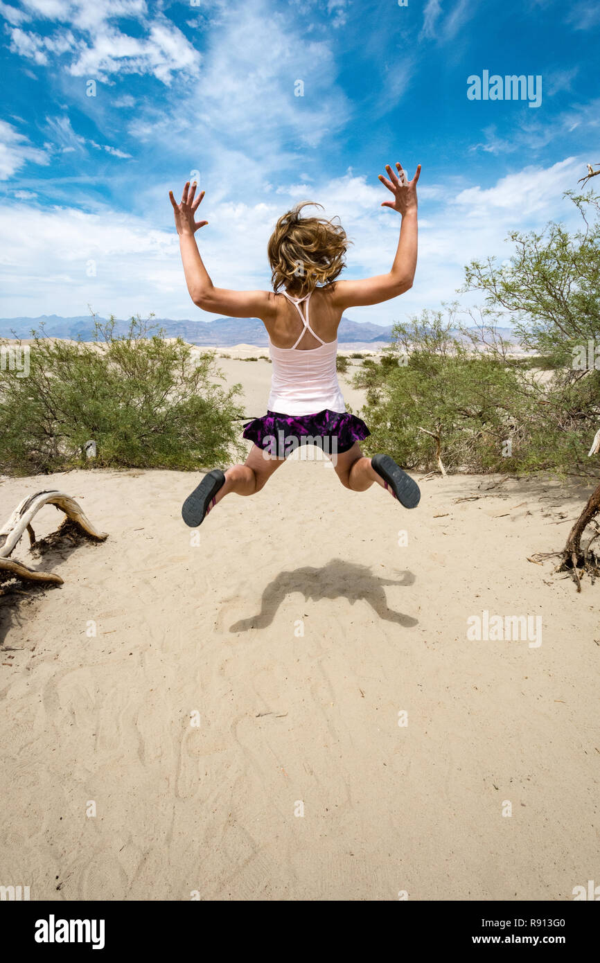 Levitate woman hi-res stock photography and images - Alamy