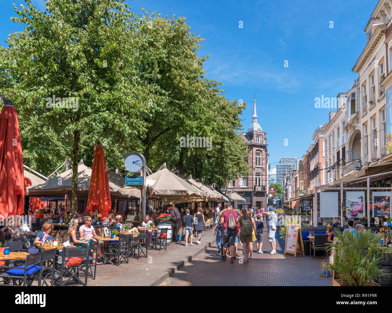 Cafes and bars on the Plein in the city centre, The Hague ( Den Haag ), Zuid-Holland (South Holland), Netherlands Stock Photo