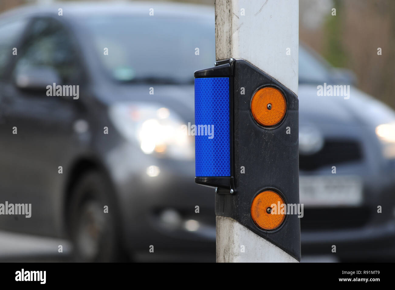Blue reflectors hi-res stock photography and images - Alamy