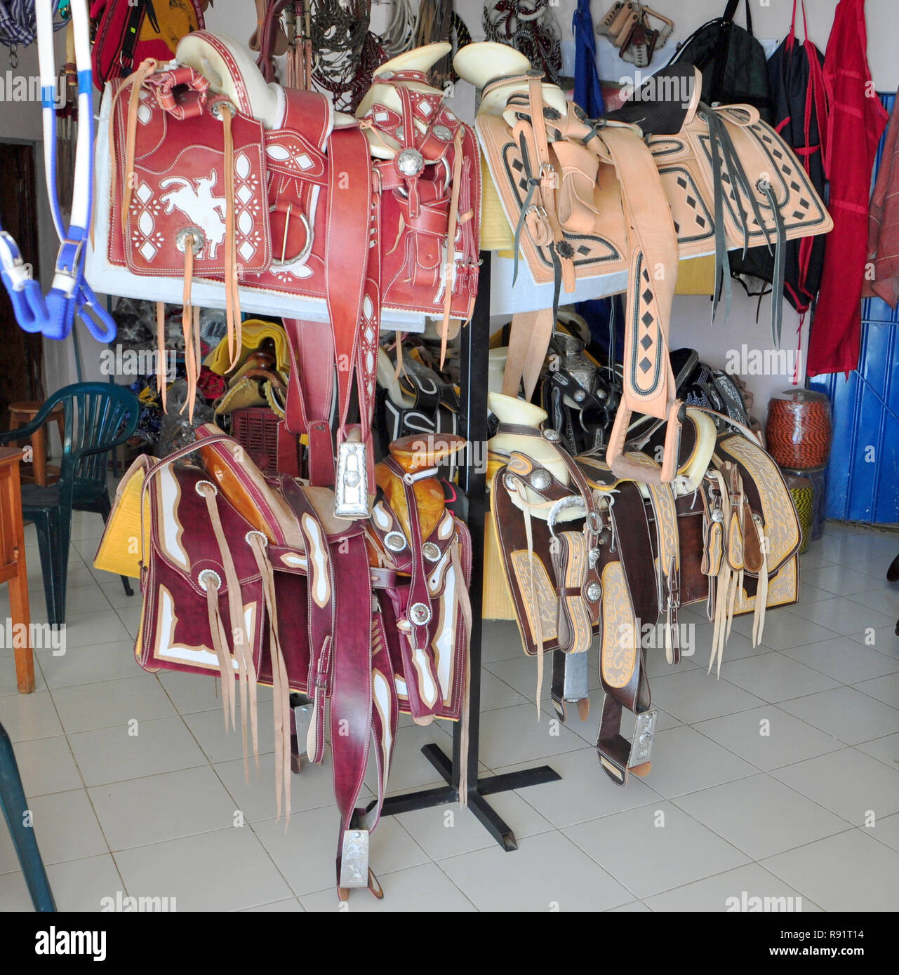 Mexican saddles hi-res stock photography and images - Alamy
