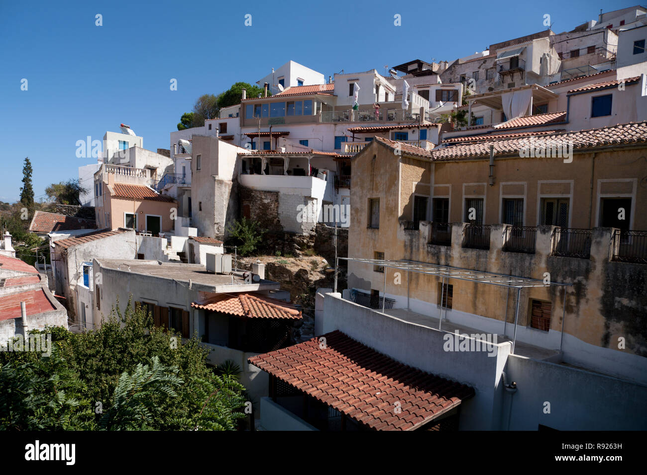 crowded houses on hillside ioulidha kea cyclades greece Stock Photo