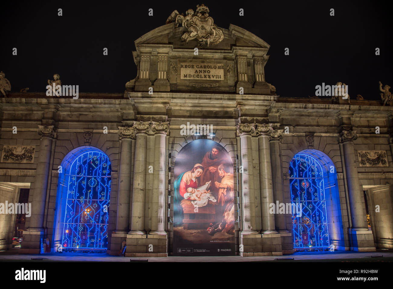 Madrid, Spain. 18th December, 2018. Big painting of ¨Belen¨ on the streets of Madrid Spain, in the street Alcala. Credit: Alberto Sibaja Ramírez/Alamy Live News Stock Photo