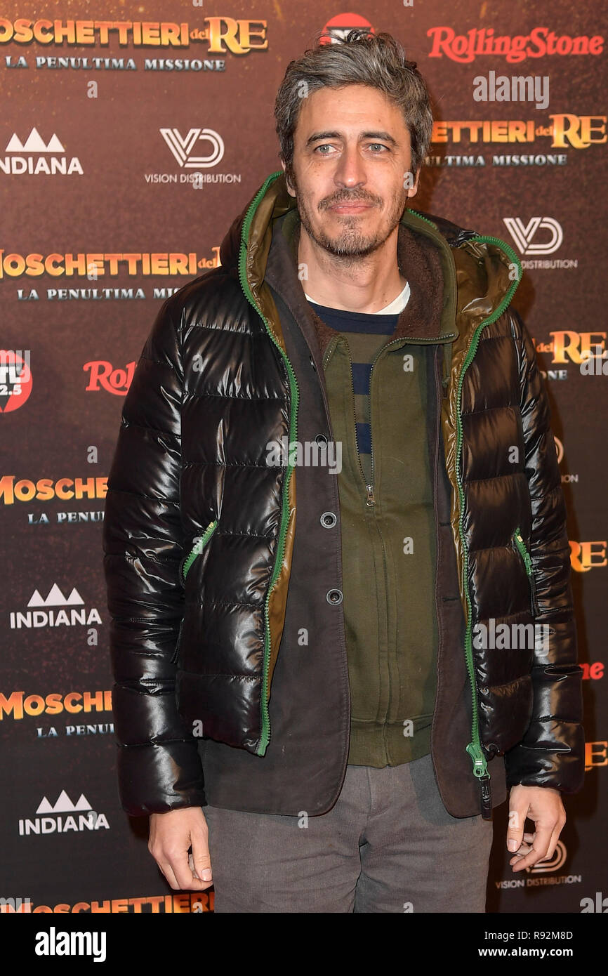 Foto Mario Cartelli/LaPresse 18-12-2018 Roma, Italia  Spettacolo Red carpet anteprima del film “Moschettieri del Re” al The Space Moderno Nella foto: Pif  Photo Mario Cartelli/LaPresse December 18th, 2018 Rome, Italy Entertainement Red carpet premire movie “Moschettieri del Re” at The Space Moderno cinema In the photo: Pif Stock Photo