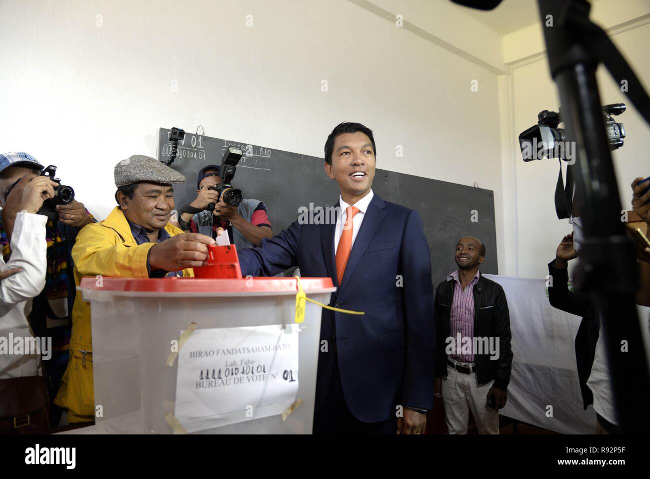 Antananarivo, Madagascar. 19th Dec, 2018. Presidential candidate Andry Rajoelina casts his ballot at a polling station in Antananarivo, Madagascar, Dec. 19, 2018. Voters went to the polls in Madagascar's second round presidential election on Wednesday to select a new president from two competing former presidents. Credit: Sitraka/Xinhua/Alamy Live News Stock Photo