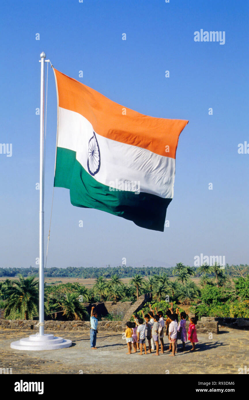 Hoisting indian national flag hi-res stock photography and images - Alamy