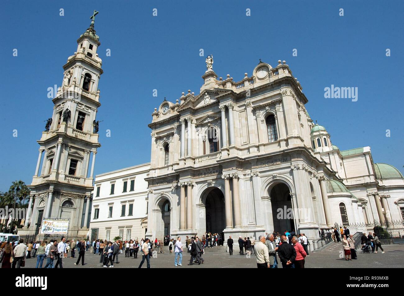 Santuario Della Beata Vergine Maria Del Santo Rosario Di Pompei Blessed virgin of the rosary of pompei hi-res stock photography and