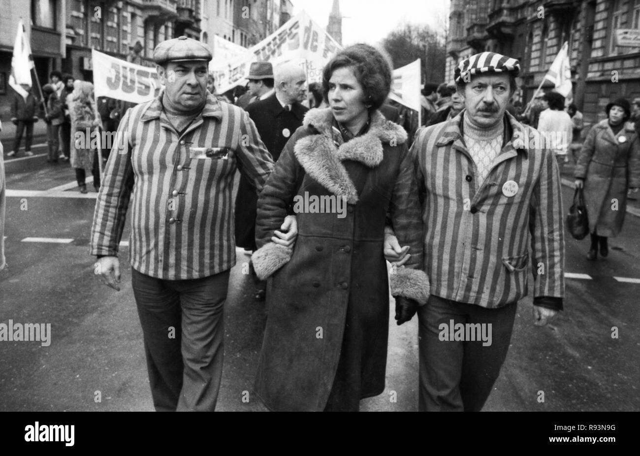 During the trial on January 31, 1980 at the Regional Court in Cologne, French Jews and German Nazi victims demonstrate for a conviction of the accused Kurt Lischka, the former Gestapo chief of Paris. Beate Klarsfeld. | usage worldwide Stock Photo