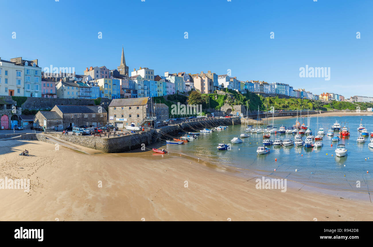 Panoramic view of Harbour Beach to North Beach at Tenby, a walled seaside town in Pembrokeshire, south Wales coast, western side of Carmarthen Bay Stock Photo