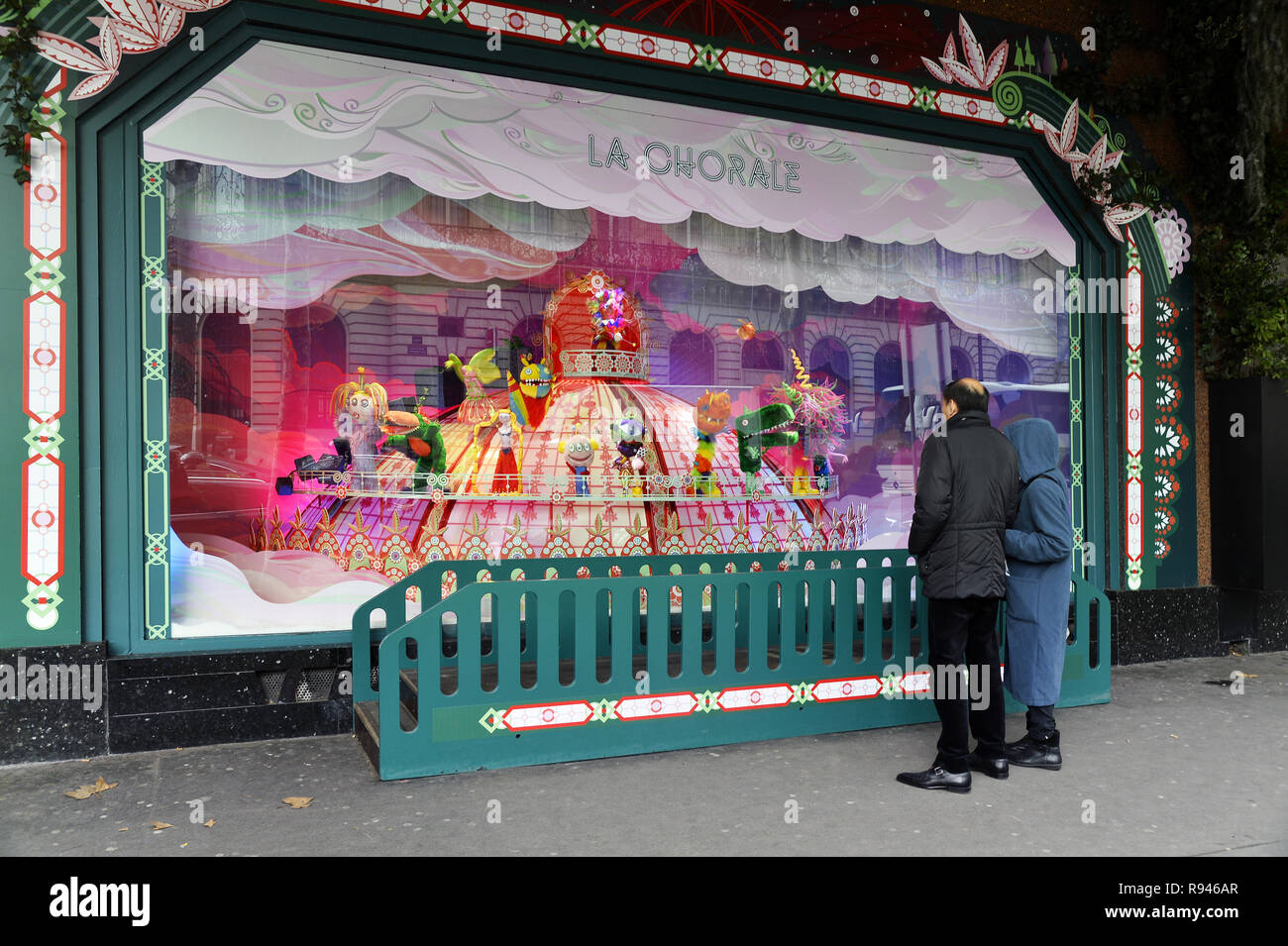 Galeries Lafayette Christmas Shop Windows Bd Haussmann
