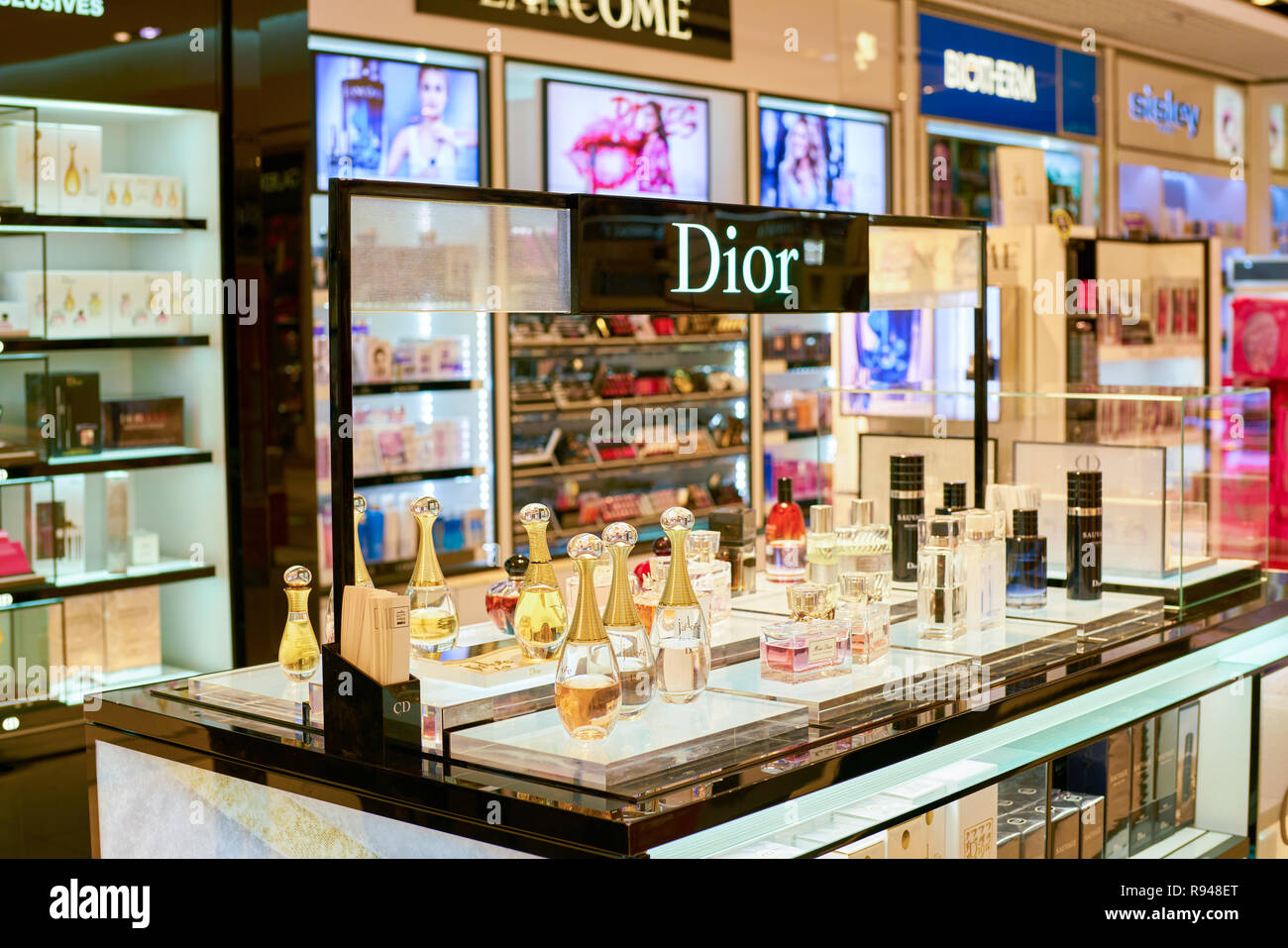 warsaw chopin airport duty free cigarettes prices Aelia editorial stock photo. Image of sweets Customers at a cigarette and