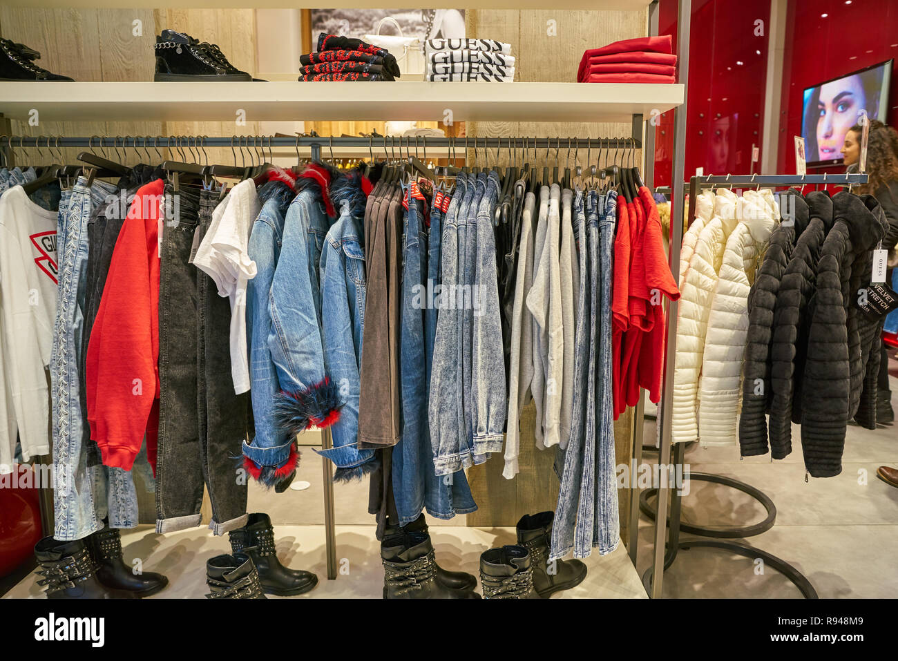 aftale Forespørgsel Drivkraft MILAN, ITALY - CIRCA NOVEMBER, 2017: apparel on display at Guess store in  Milan. Guess is an American clothing brand and retailer Stock Photo - Alamy