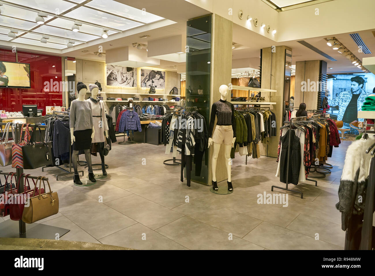 MILAN, ITALY - CIRCA NOVEMBER, 2017: inside Guess store in Milan. Guess is  an American clothing brand and retailer Stock Photo - Alamy