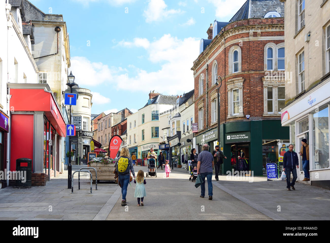 Stroud High Street High Resolution Stock Photography And Images - Alamy