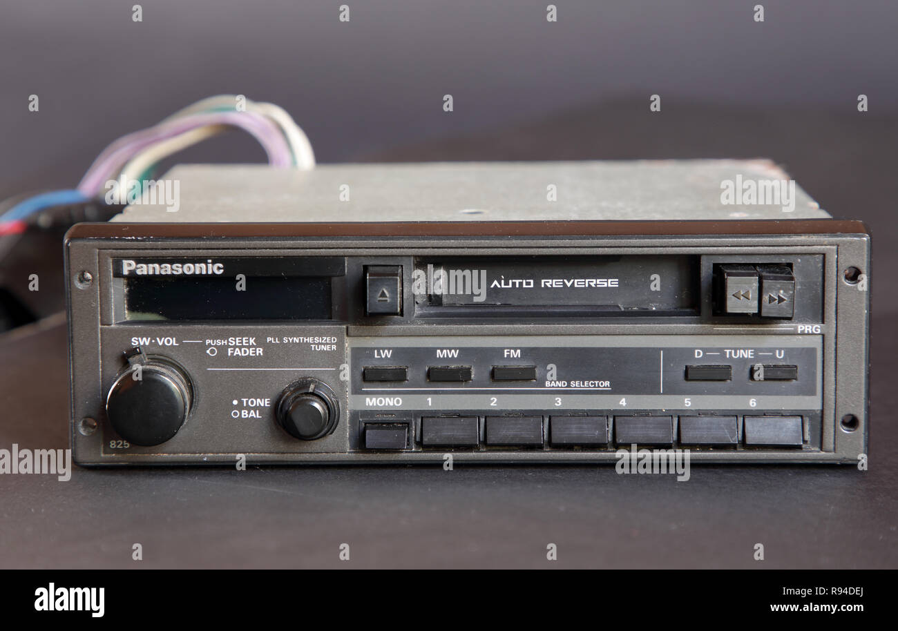 Vintage Panasonic CQ-825FNV car radio and cassette player Stock Photo -  Alamy