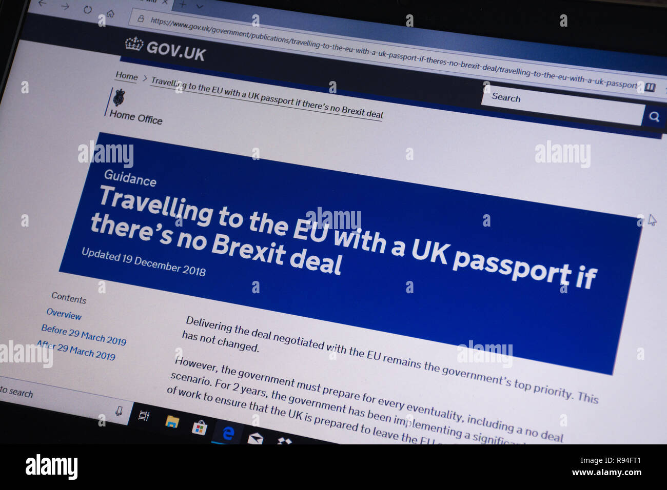 Computer screenshot of the gov.uk website showing advice about travelling to the EU with a UK passport if there is no Brexit deal Stock Photo