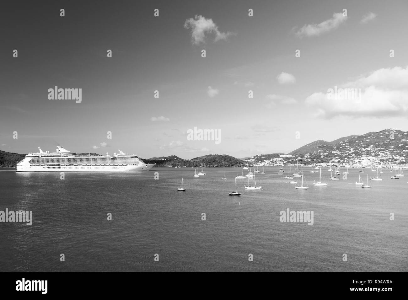 Recreation caribbean bahamas cruise Black and White Stock Photos ...